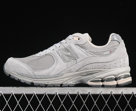 New Balance 2002R Grey White Cream M2002REE Retro Lifestyle Sneaker